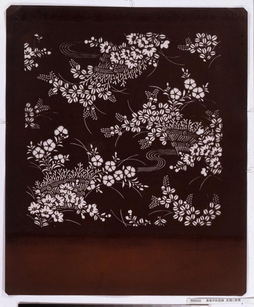 作品画像:長板中形型紙 芝垣に秋草