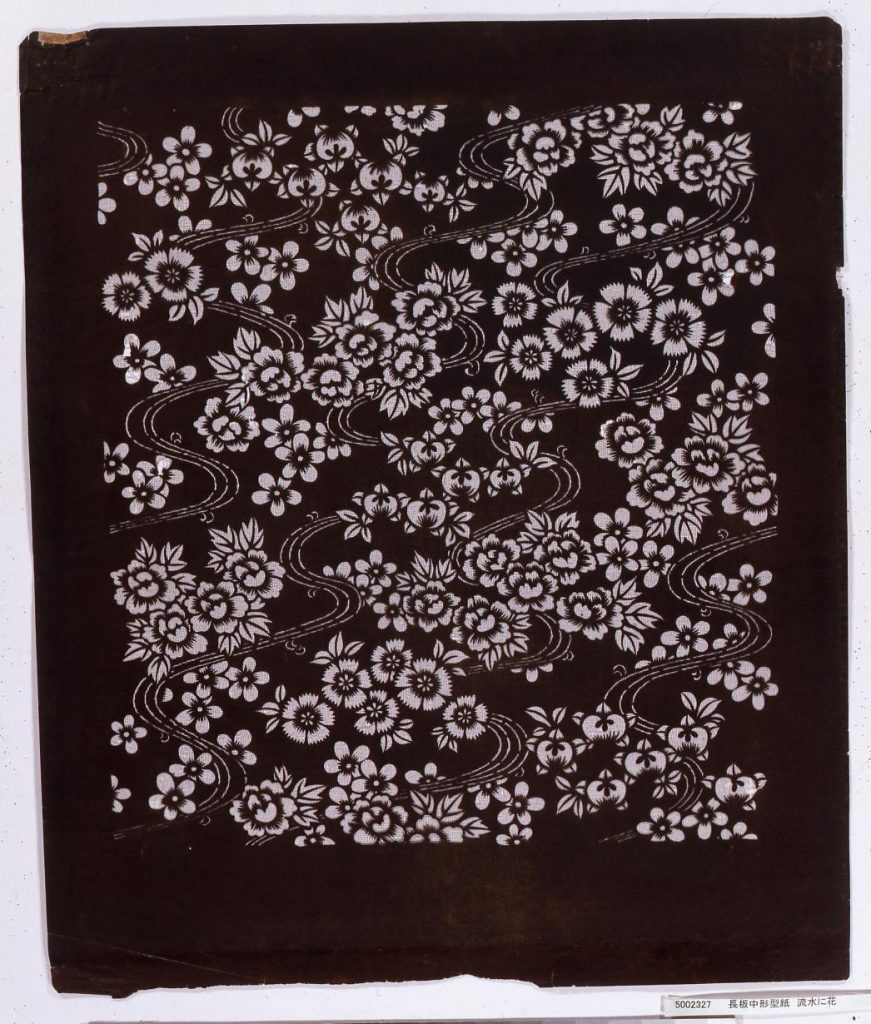 作品画像:長板中形型紙 流水に花