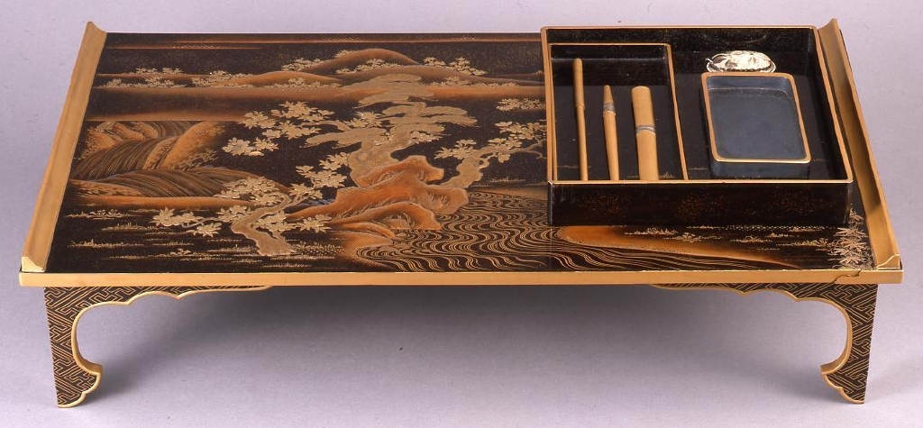 作品画像:吉野山蒔絵文台並びに硯箱