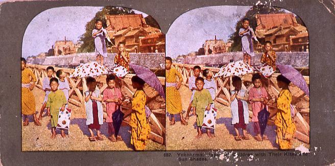 作品画像:Yokohama.Japanese Children with Their KitesAnd Sun Shades.682