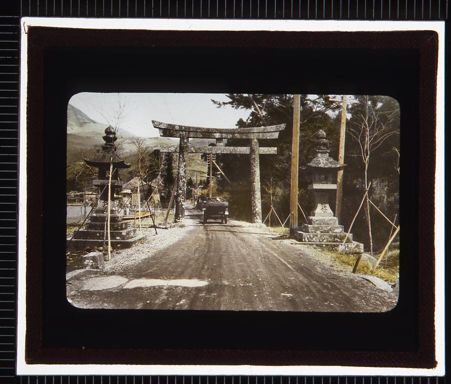 神社(幻燈原板)