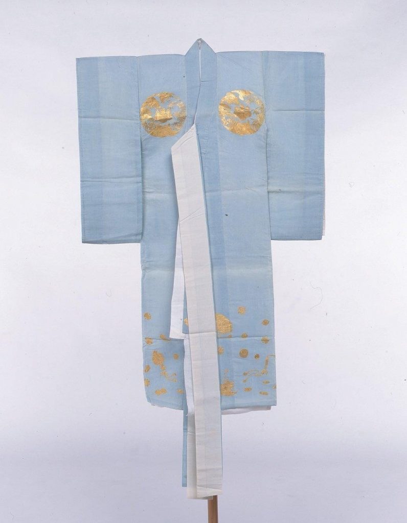 作品画像:浅黄平絹地宝尽文摺箔産着