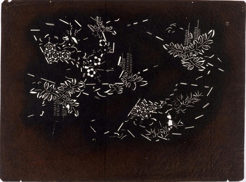 作品画像:長板中形型紙 藤に扇面(小判 追掛)