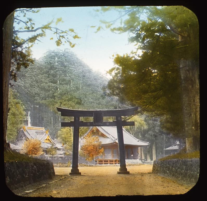 作品画像:鳥居と神社