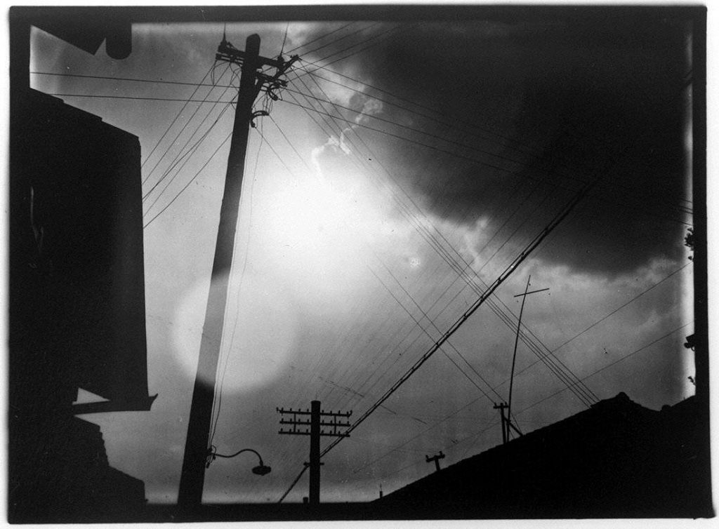 作品画像:太陽と電信柱