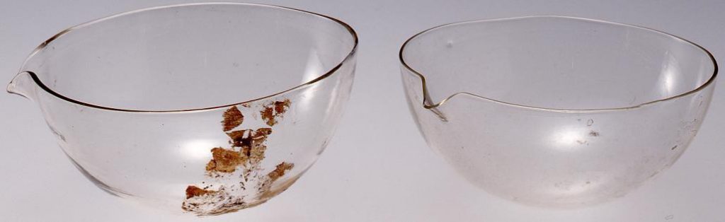 作品画像:無色絵入り(絵跡)宙吹き医療用磁性皿
