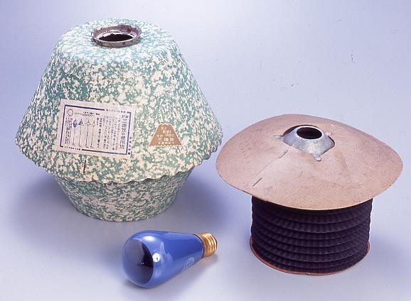 作品画像:灯火管制用電球笠