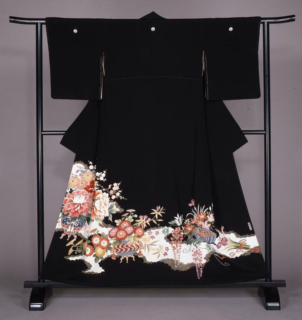 作品画像:花散し模様留袖