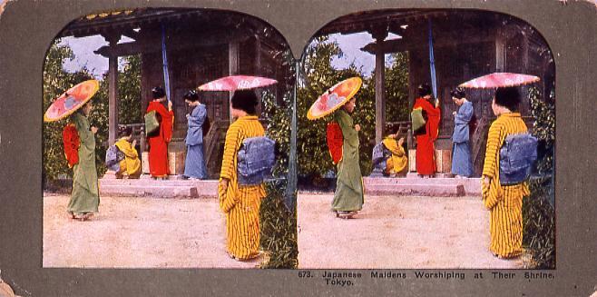 作品画像:Japanese Maidens WorshipingAt Their Shrine,Tokyo.673
