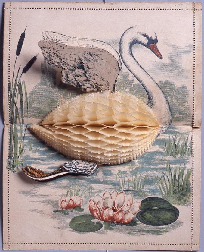 作品画像:飛び立つ白鳥(仕掛け絵葉書、外国製)