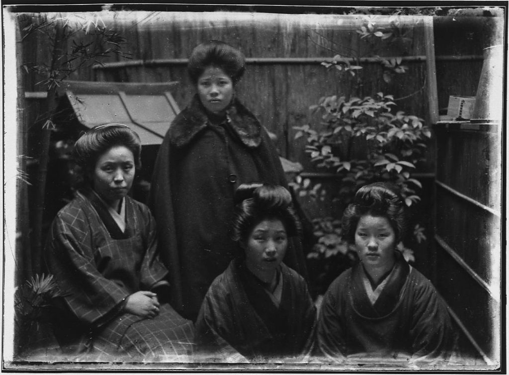 作品画像:4人の女性
