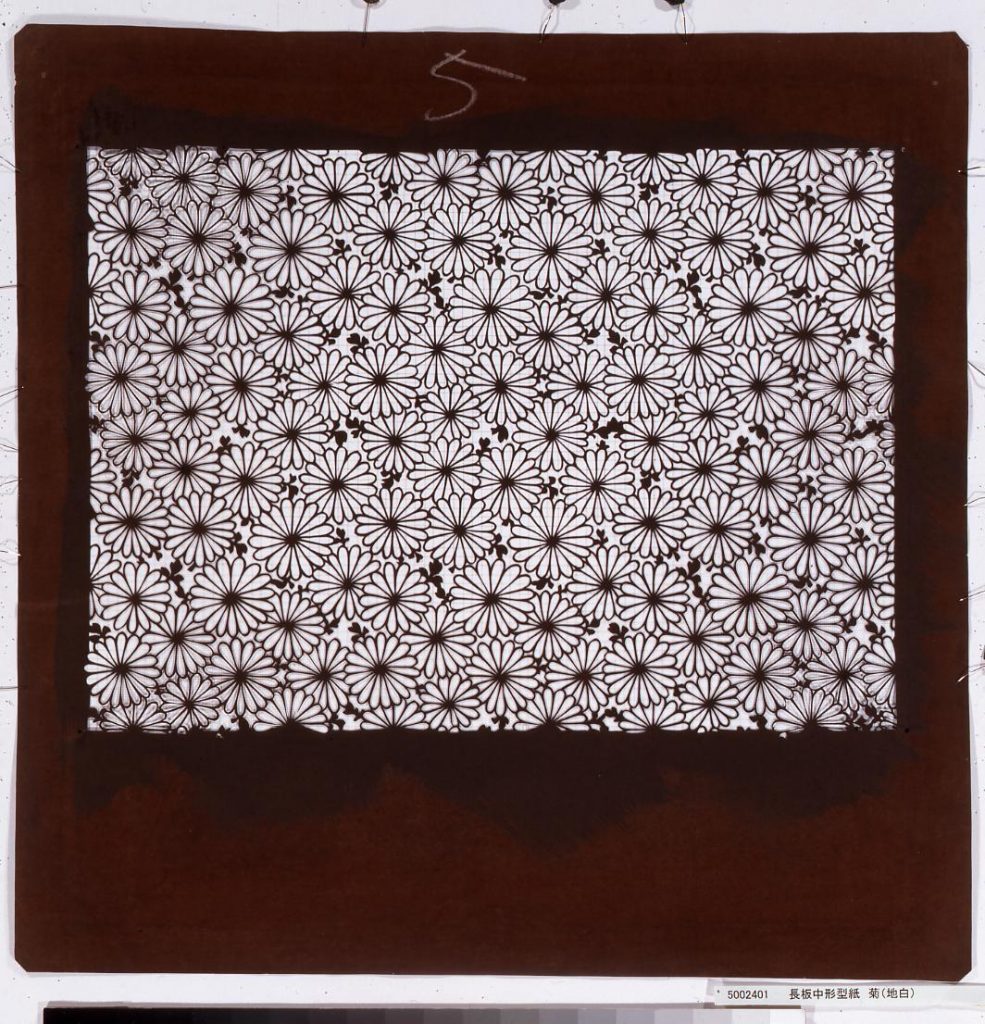 作品画像:長板中形型紙 菊(地白)
