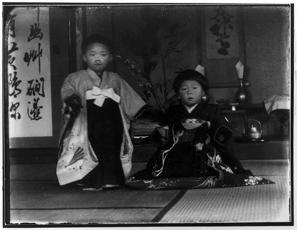 作品画像:和服の男児と女児