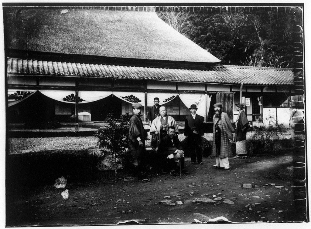 作品画像:男性集合記念写真