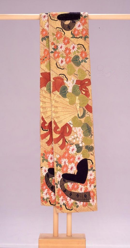 作品画像:黄土ビロード地簾桜葵烏帽子模様縫掛下帯