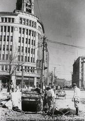 作品画像:銀座の爆弾穴