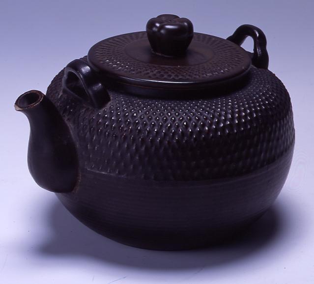 作品画像:陶製やかん