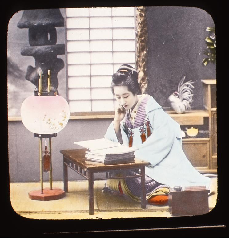 作品画像:読書をする女性