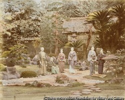 作品画像:(庭園での集合写真)