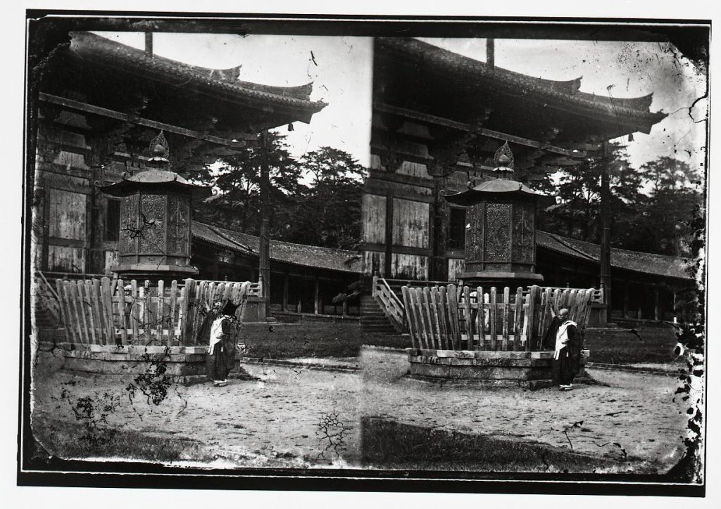 作品画像:東大寺 大仏殿前八角灯籠