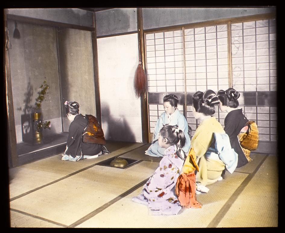 作品画像:お茶のお稽古をする女性たち