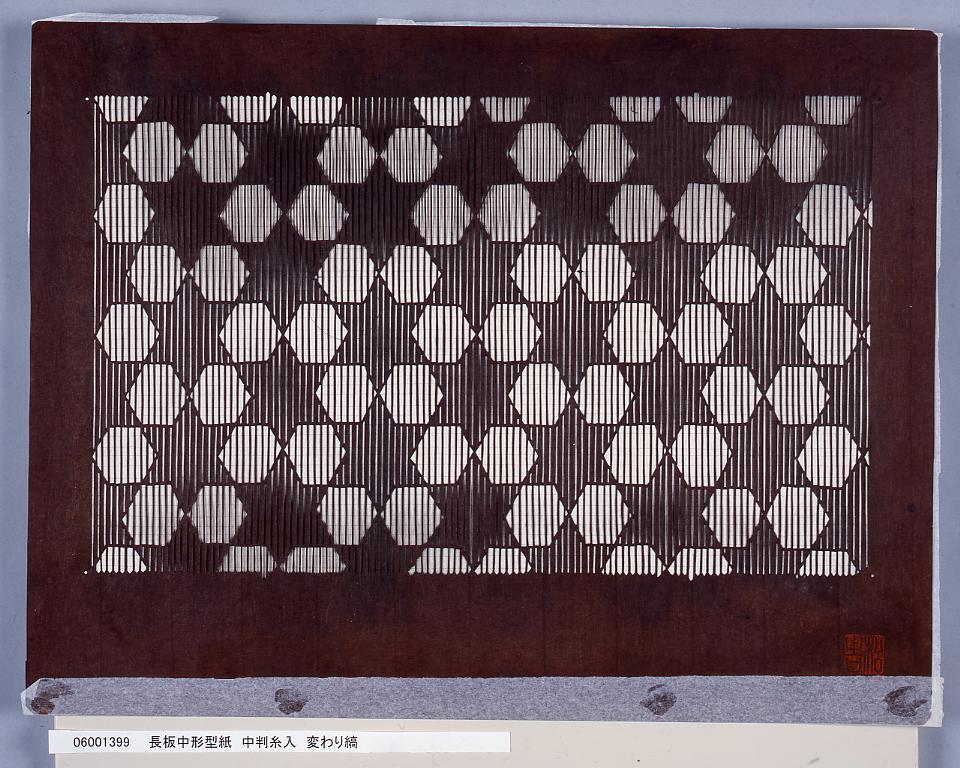 作品画像:長板中形型紙 中判糸入 変わり縞