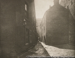 Close, No. 29 Bridgegate