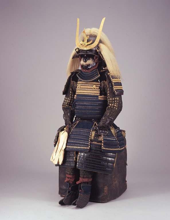 作品画像:切付盛上札啄木紺糸威二枚胴具足(付属品とも)