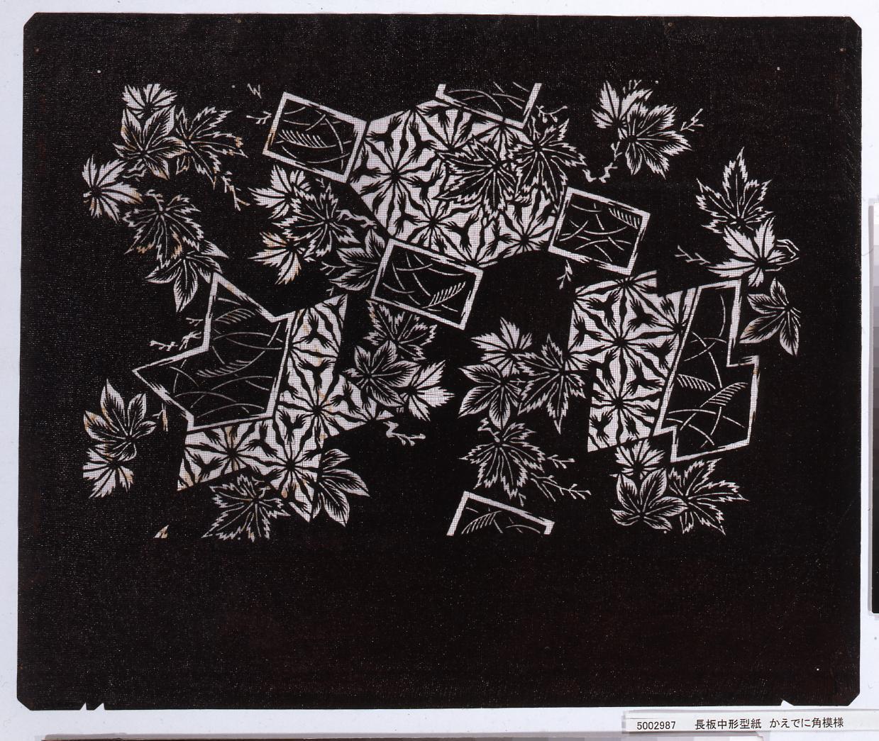 長板中形型紙 かえでに角模様