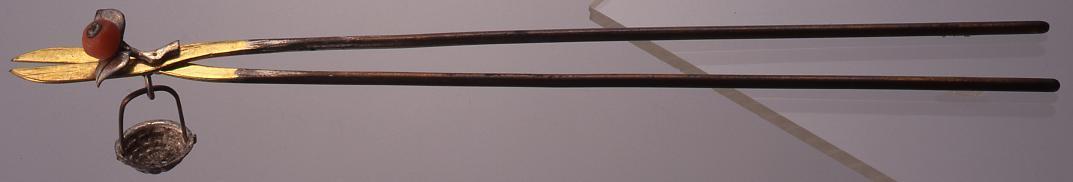 銀鍍金柿実篭飾鋏形簪