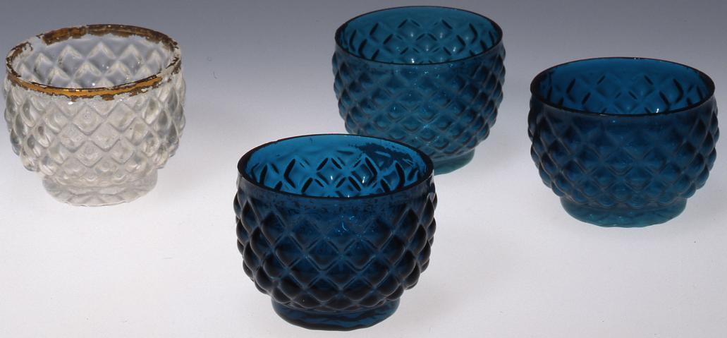 Yotsuwari-style Haze-designed Colorless Sake Cup with Gold Edge