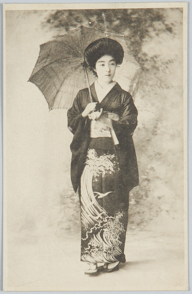 作品画像:洋傘を差す和装女性