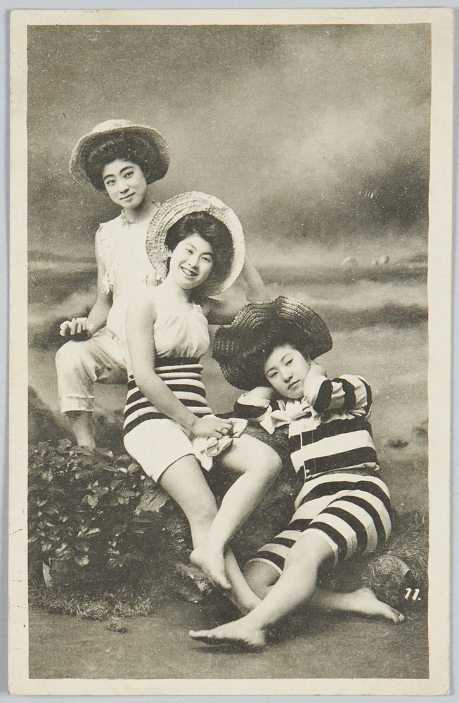 作品画像:3人の水着の女性