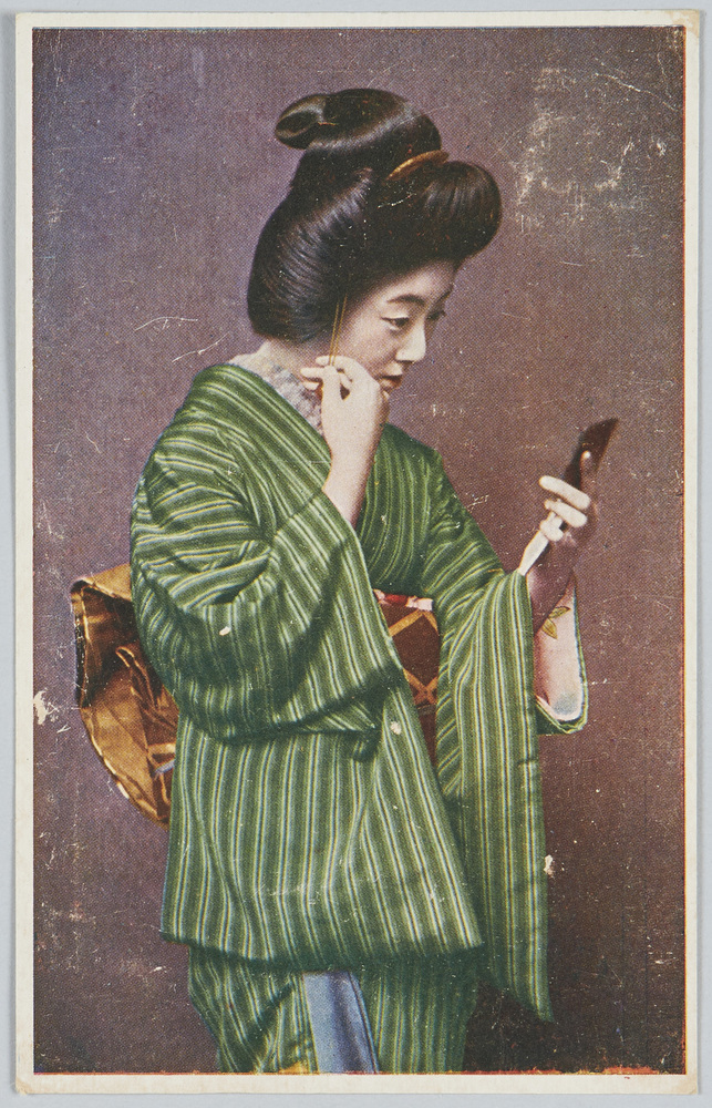 作品画像:鏡を見る女性