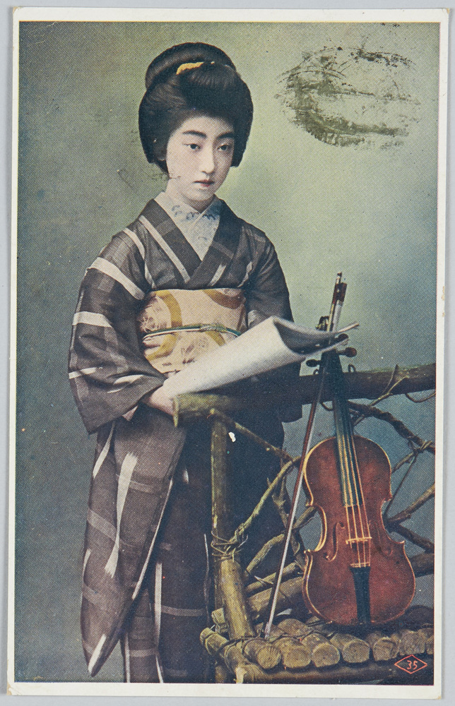 作品画像:ヴァイオリンと和装女性