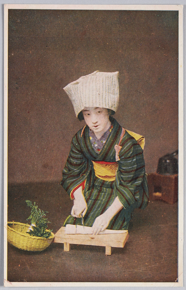 作品画像:大根を切る和装女性