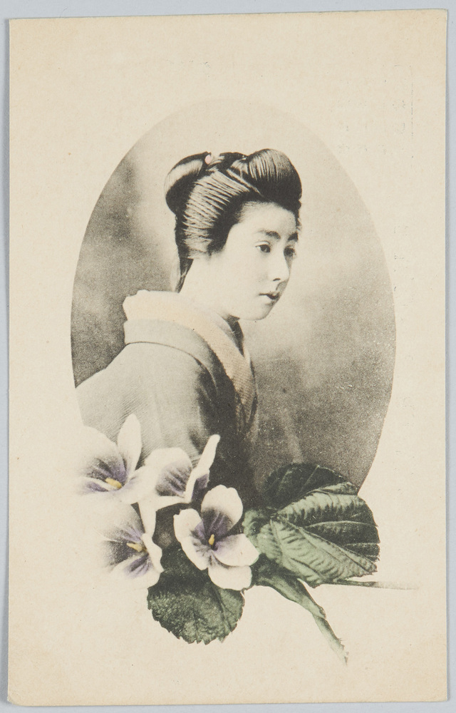 作品画像:和装女性と花