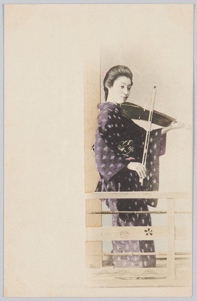 作品画像:ヴァイオリンを弾く和装女性