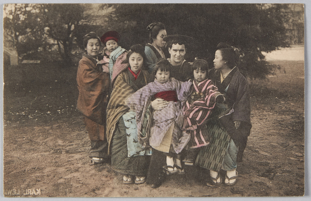 作品画像:横浜 外国人水兵と日本の婦女子