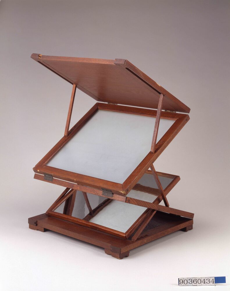 作品画像:手彩色用器具(修整台)