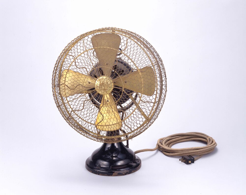 作品画像:電気式扇風機