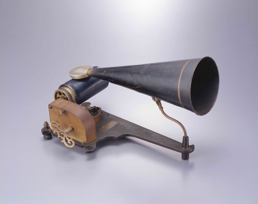 作品画像:小型円筒式蓄音機 グラフォフォン