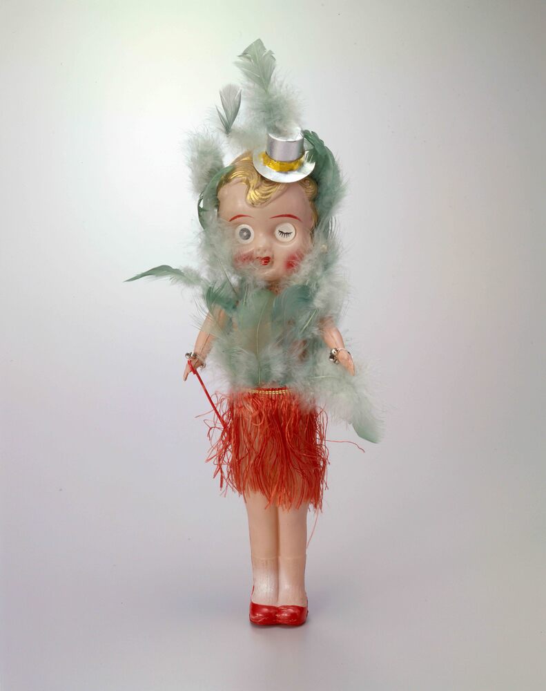 作品画像:セルロイド人形 羽毛付踊り子風