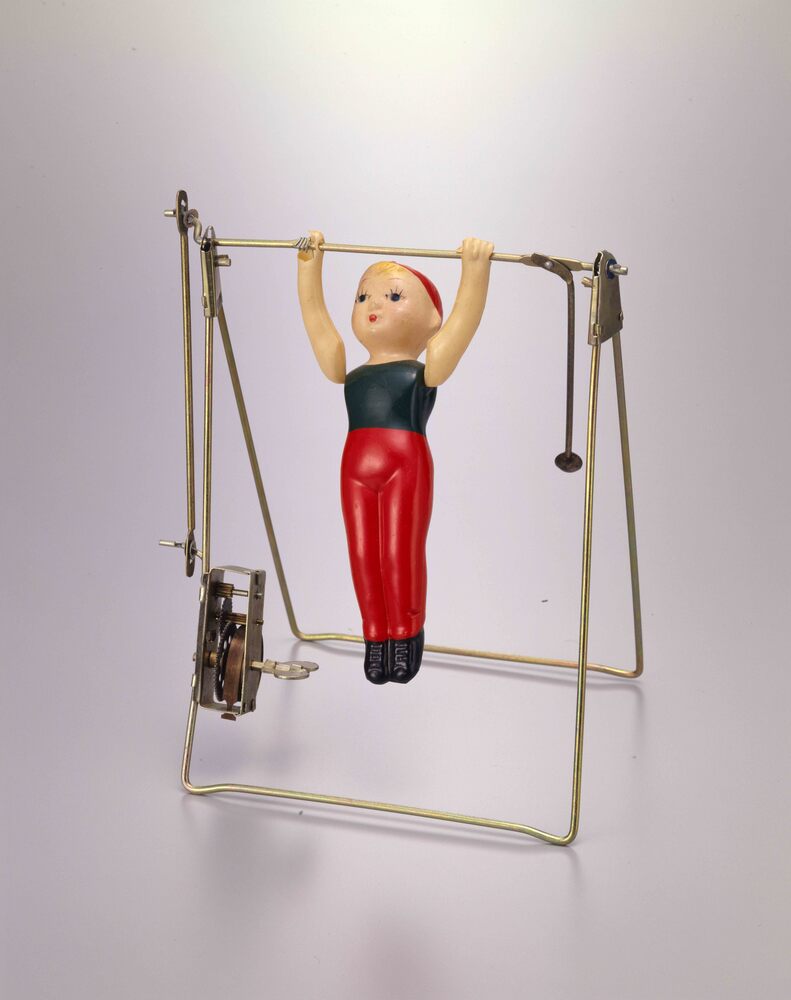 作品画像:セルロイド玩具 器械体操人形