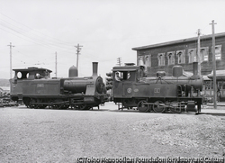 作品画像:形式1800、No. 1801とNo. 1、後免庫、高知鉄道