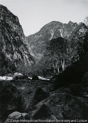 作品画像：黒部本流より丸山、黒部別山を望む