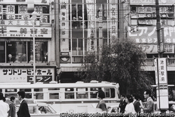 作品画像:池袋駅前