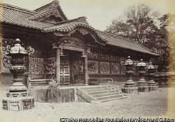 作品画像:将軍の墓所、芝