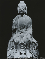 作品画像:常光山観音院真覚寺、銅造 薬師如来倚像