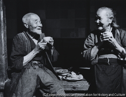 作品画像：お茶のひととき、会地村駒場、昭和24年